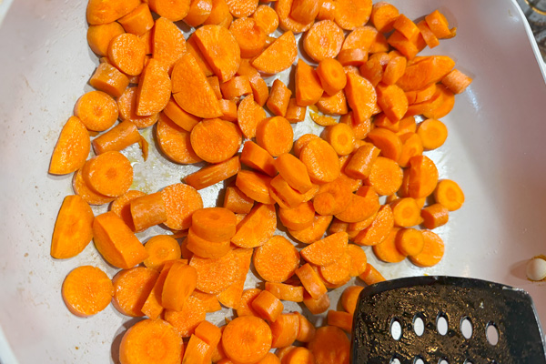 Carrot need to be sautéed before stew to bring out the aroma. Not for soup though bc it will turn soup orange color.
