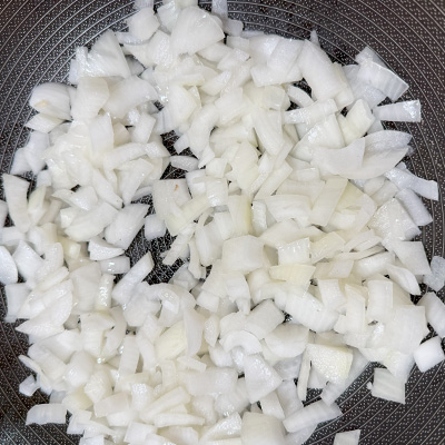 Alfredo Pasta Sauce: sauté onion